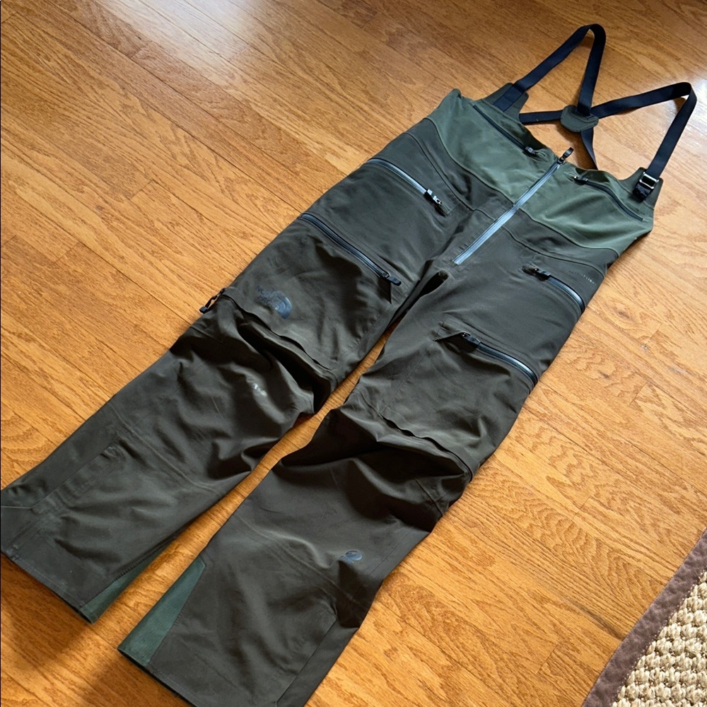 The North Face ACAD Snowboard Ski Bibs Snow Pants women's Dark Green medium